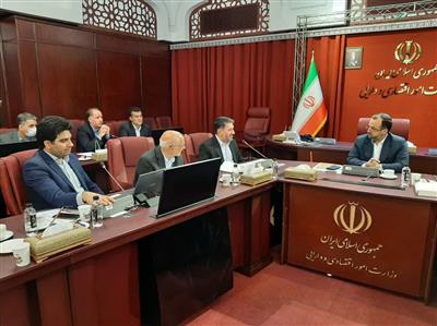 مسئولان و فعالان اقتصادی یزد، مشكلات استان را با وزیر اقتصاد در میان گذاشتند