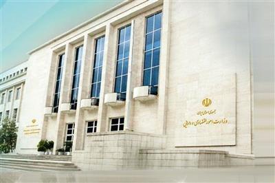 تفویض اختیارات ویژه گمرك به گمركات اجرایی در شرایط خاص/ تسهیل تشریفات گمركی با تمدید ورود موقت خودرو و ماشین‌آلات تا شهریور ۱۴۰۴