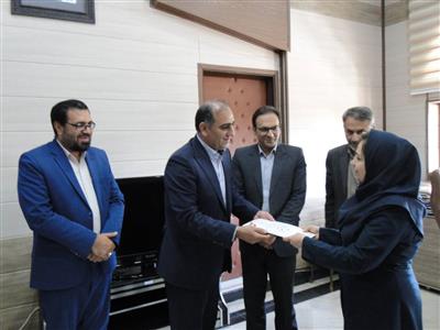 طی حكمی از سوی سید رحمت الله اكرامی خزانه دار كل كشور و بنابر پیشنهاد اداره كل امور اقتصادی ودارایی استان ؛  سركار خانم شهلا محمدی به عنوان ذیحساب اداره كل فرهنگ وارشاد اسلامی استان كردستان معرفی شد.