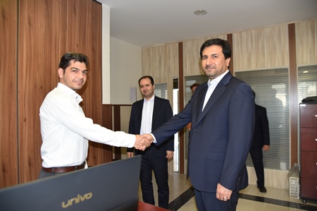 دیدار مدیرکل امور اقتصادی و دارایی استان البرز با کارکنان اداره به مناسبت گرامیداشت هفته دولت و روز کارمند(1404/06/4)