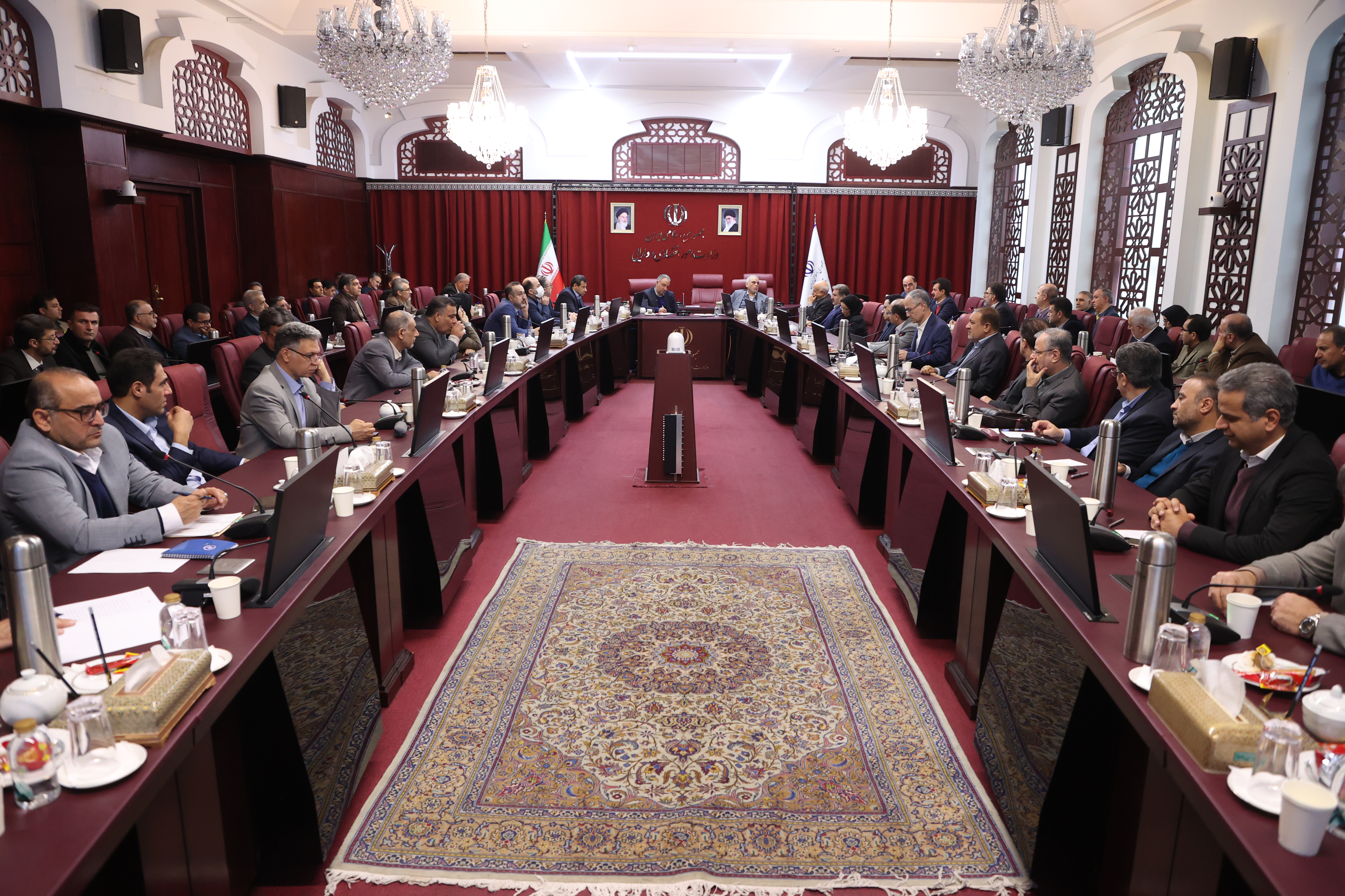 چهاردهمین نشست سراسری هم اندیشی ذیحسابان سراسر كشور و (تقدیر از ذیحسابان بازنشسته و ذیحسابان پرتلاش) با حضور جناب آقای دکتر اکرمی خزانه دار محترم کل کشور در روز دوشنبه مورخ 1403/12/06