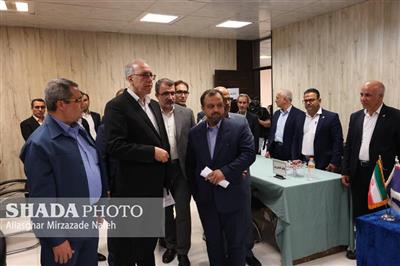 بازدید دكتر خاندوزی از میز ارتباطات مردمی وزارت اقتصاد در بوشهر