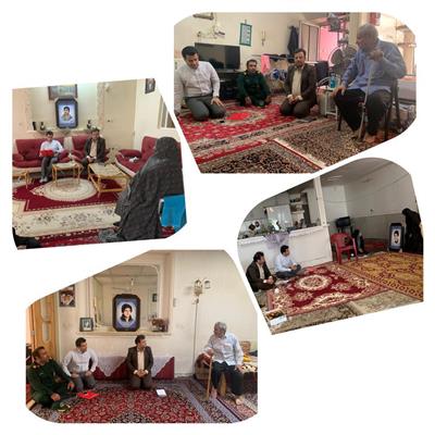 دیدار مدیر كل امور اقتصادی و دارایی استان قم با خانواده ۴ شهید دفاع مقدس