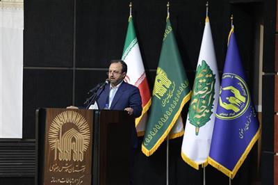 وزیر اقتصاد در مراسم اهدای ۱۰۰۰ سری جهیزیه به زوجین جوان: وزارت اقتصاد علاوه بر وظایف متعارف مسئولیت‌های اجتماعی نیز دارد/ حذف و تسهیل سازو كارهای مانع كسب و كار