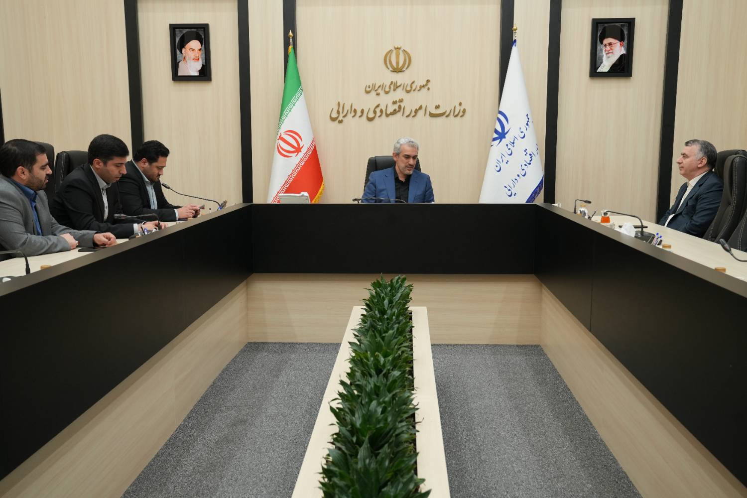 مراسم تکریم و معارفه سرپرست سازمان سرمایه گذاری و کمک‌های اقتصادی و فنی ایران