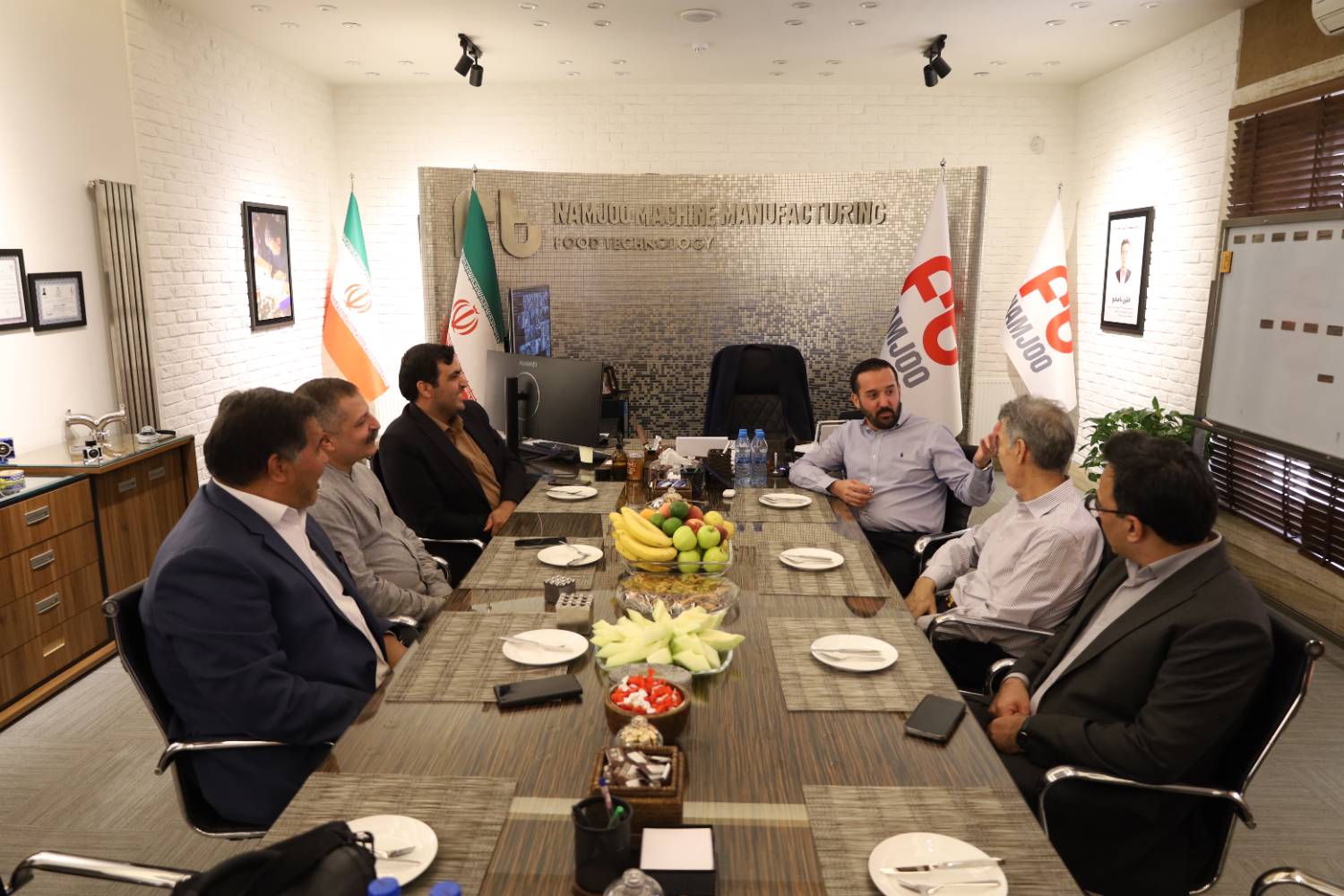 بازدید مدیرکل امور اقتصادی و دارایی خراسان رضوی از واحد تولیدی گروه ماشین‌سازی نامجو