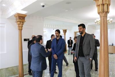 بازدید معاون وزیر اقتصاد از ساختمان جدید مركز خدمات سرمایه گذاری استان قم