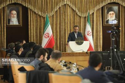 سخنگوی اقتصادی دولت در نشست با خبرنگاران: منابع درآمدی دولت برای نخستین بار در بودجه 1402 شفاف شد / كاهش 7 درصدی مالیات تولیدكنندگان