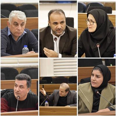 مشاركت علمی در مسائل اقتصادی استان و ارایه راهكارهای علمی و كاربردی