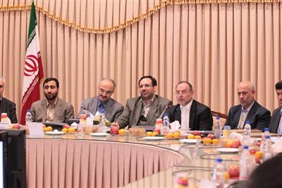 بسترهای لازم را برای جذب سرمایه گذاران فراهم كنیم