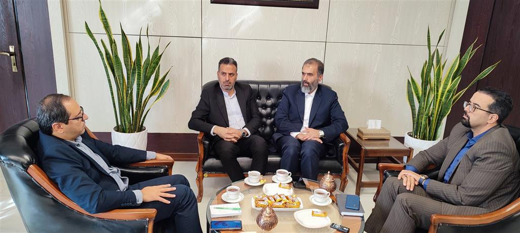مدیر امور شعب بیمه دی با مدیركل امور اقتصادی و دارایی استان اصفهان دیدار و گفتگو كرد
