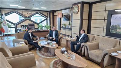 دیدار و گفتگوی رحیمی مدیر امور شعب بانك ملی با پیمانی نماینده وزیر و مدیركل امور اقتصادی و دارایی استان،