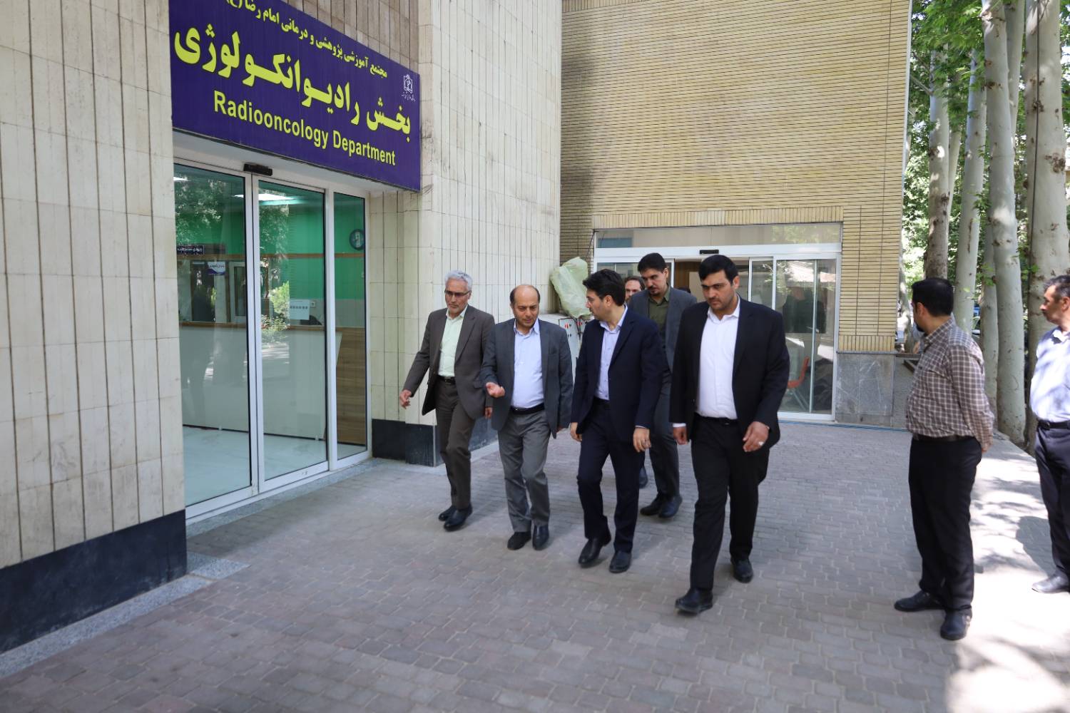 بازدید مدیر کل امور اقتصادی و دارایی استان خراسان رضوی از مرکز جامع تشخیص سرطان آیه الله رئیسی