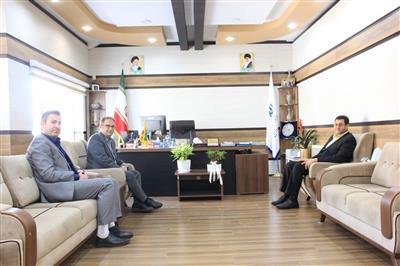 دیدار نوروزی نوبهار مدیر بانك ملی استان همدان شعبه دارایی با حسن پیمانی نماینده وزیر و مدیركل امور اقتصادی و دارایی استان