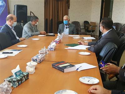 مدیران دستگاههای تابعه وزارت امور اقتصادی و دارایی در استان با هیات مدیره انجمن پیمانكاران عمرانی استان دیدار كردند.