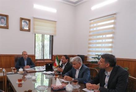 نشست مدیر كل امور اقتصادی و دارایی استان فارس با مدیر عامل بانك توسعه تعاون استان