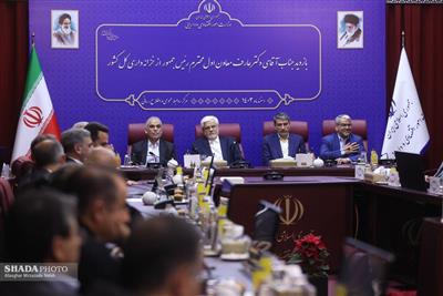 صد در صد مستمری بازنشستگان و حقوق كاركنان دولت را پرداخت كرده ایم