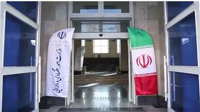 گزارشی از دیدار دكتر احسان خاندوزی با اعضای كانون عالی انجمن های صنفی كارفرمایی ایران/عزم وزارت اقتصاد برای رفع موانع تولید؛ دوشادوش با تولیدكنندگان