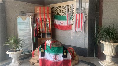 نمایشگاه یادواره دفاع مقدس در اداره كل امور اقتصادی و دارایی برپا شد