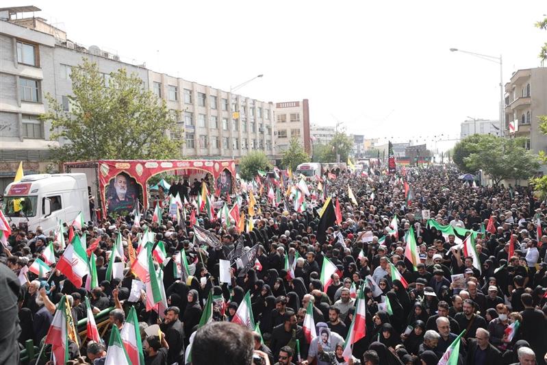 حضور وزیر اقتصاد در مراسم تشییع شهدای اقتدار ملی