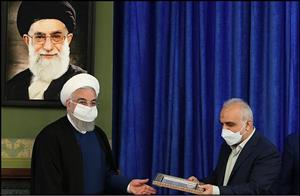 تقدیر از وزیر اقتصاد برای توسعه دولت الكترونیك ‌و شفافیت در وزارت اقتصاد