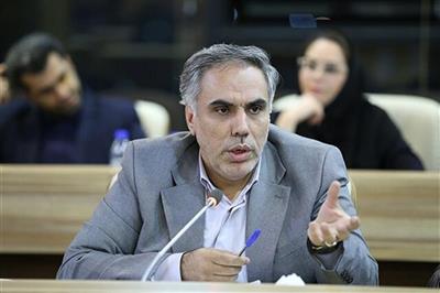 منابع صنعت بیمه باید به سمت تولید هدایت شود