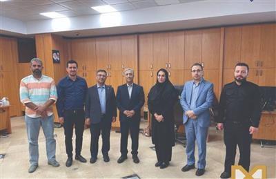 بازدید مدیرعامل بانك صنعت و معدن از شعبه بورس كالای ایران