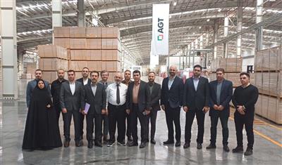 خلیلی خواه، مدیر كل امور اقتصادی و دارایی و نایب رییس مركز خدمات سرمایه گذاری استان قزوین از شركت صنایع چوب و بازرگانی  ای پی دبلیو بازدید كرد.