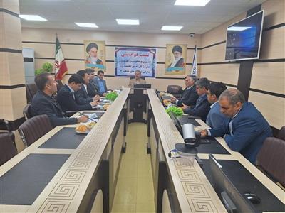 در نشست هم‌اندیشی مدیران و معاونین اقتصادی ادارات كل امور اقتصادی و دارایی استان‌های منطقه ۳ (كرمانشاه، ایلام، همدان و لرستان) كه صبح امروز در ایلام برگزار شد، مسائل مربوط به انفورماتیك و امنیت شبكه استان‌ها هم مورد بحث و بررسی قرار گرفت.