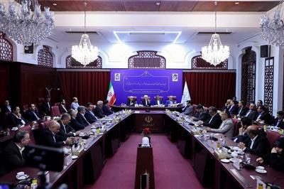 نیازمند تصمیم‌گیری‌های شجاعانه اقتصادی هستیم/ شرایط كنونی كشور از نظر چالش‌های اقتصادی با دهه ۶۰ تفاوتی ندارد